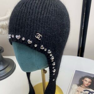 ✔️CHANEL Black Knit Hat with Heart Crystal Details